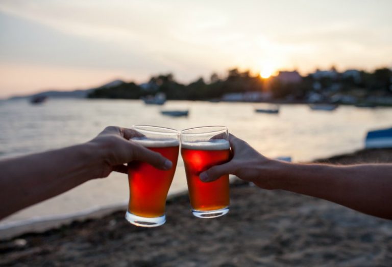 Looking For The Best Outdoors Bars In Bluffton SC?