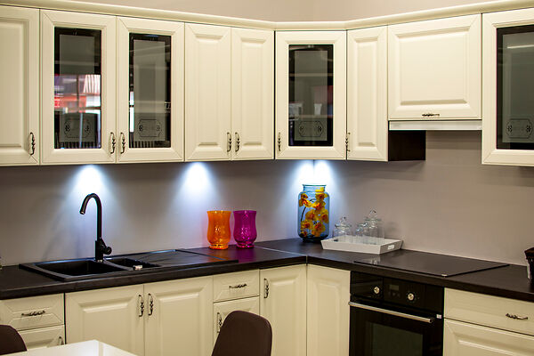 When-Should-I-Replace-My-Kitchen-Cabinets? Newly Refinished Kitchen Cabinets